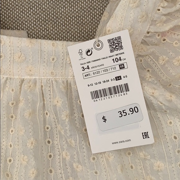 NWT Zara eyelet dress - Picture 2 of 3